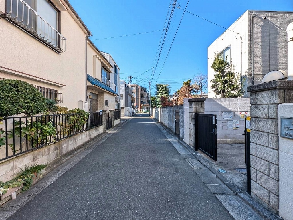 南ときわ台ローヤルコーポ　前面道路